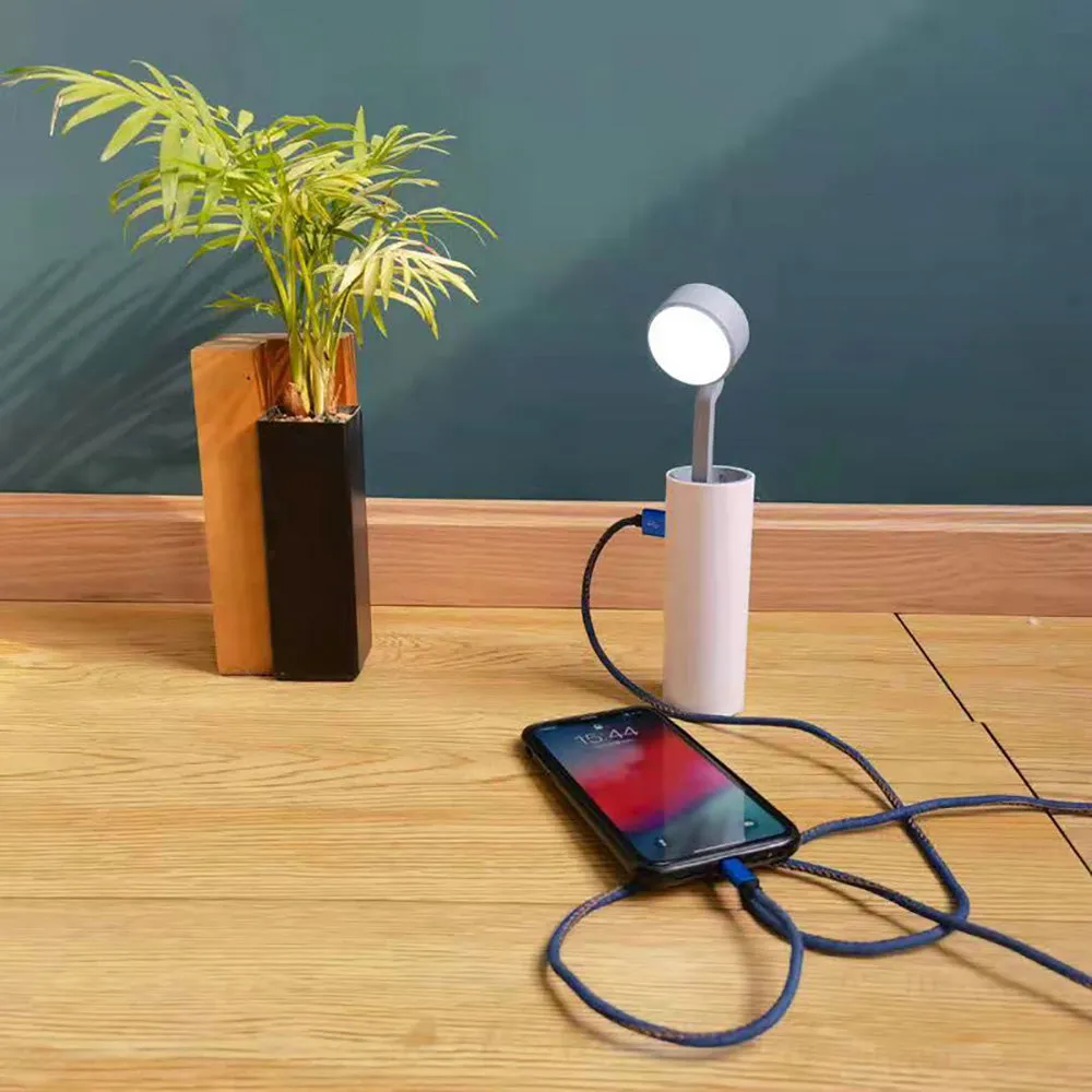 Foldaway portable light